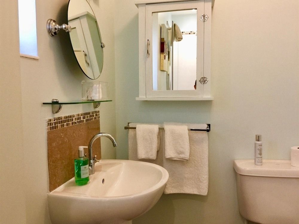 Derrin Guest House Ларн Экстерьер фото